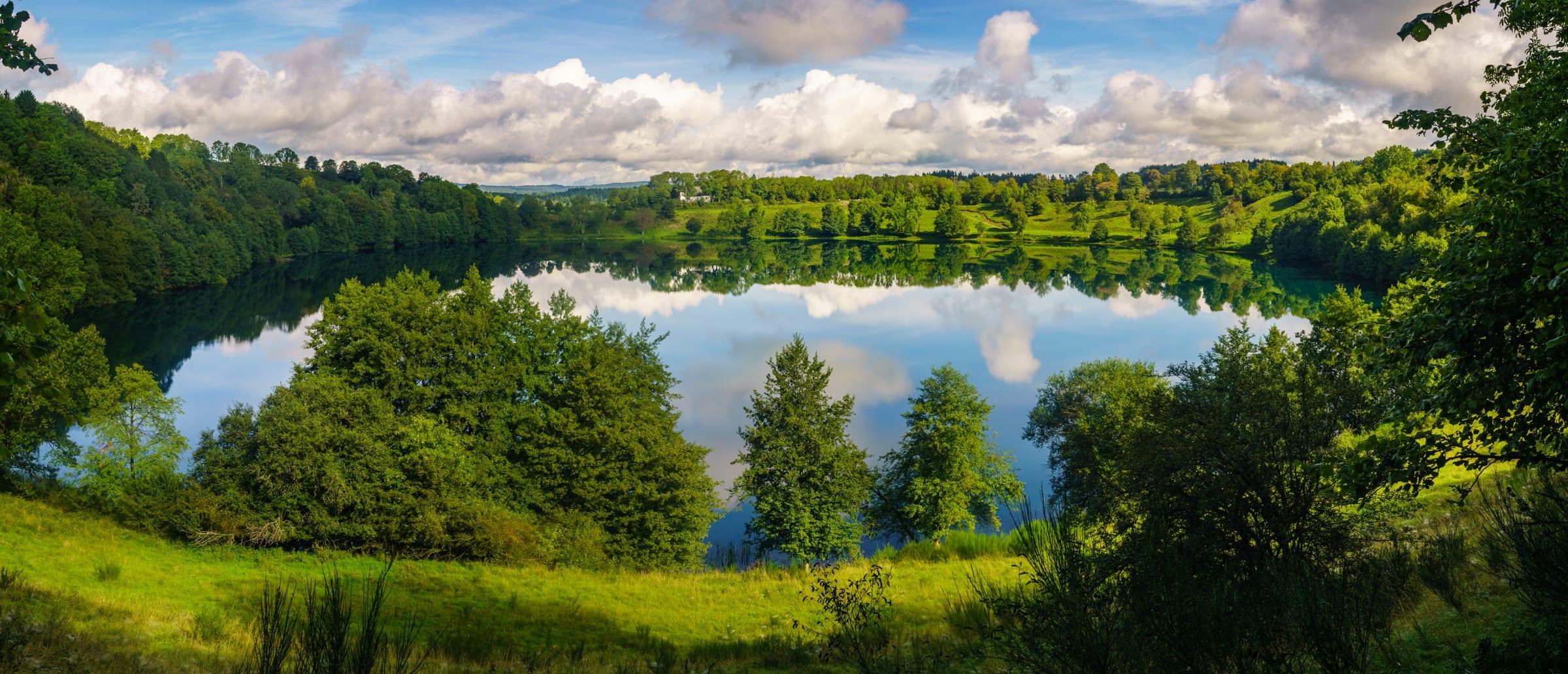 Panorama des Weinfelder Maares in der Vulkaneifel